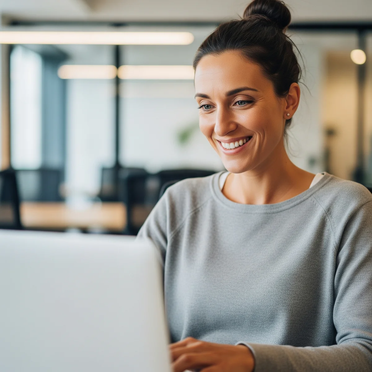 10 Ways to Beat Digital Eye Strain While Working From Home | look.tips